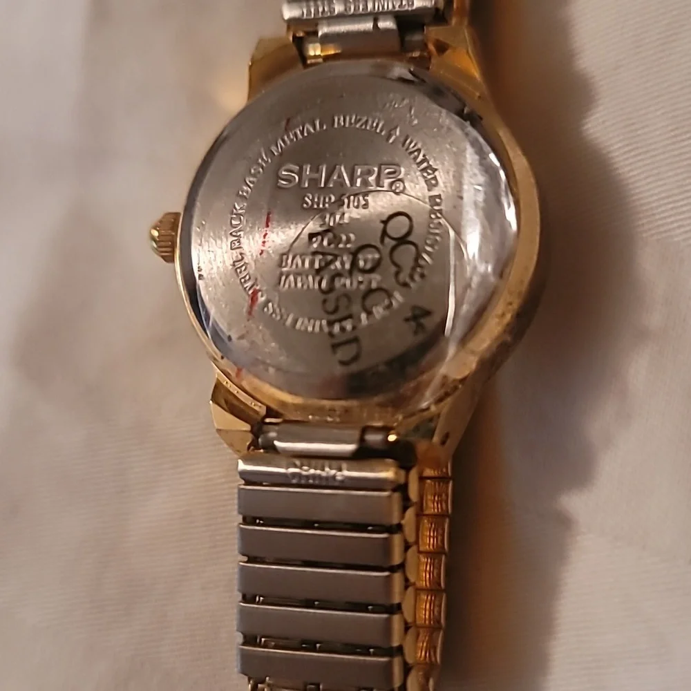NOS NEW Sharp Ladies Watch Date SHP 5105 Vintage Goldtone Expanding Metal Band‎
